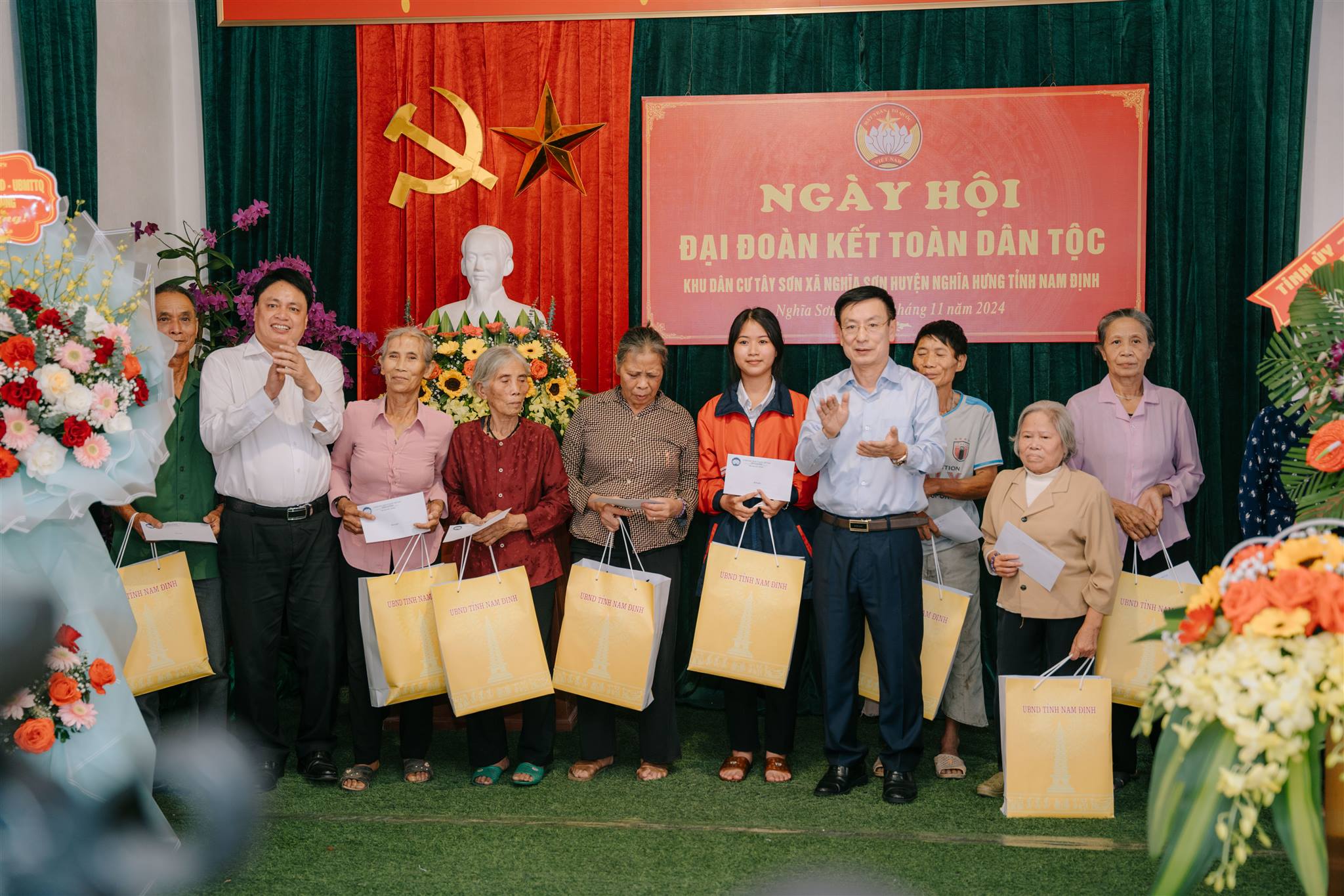 Khu dân cư Tây Sơn - Xã Nghĩa Sơn tổ chức Ngày hội Đại đoàn kết toàn dân tộc
