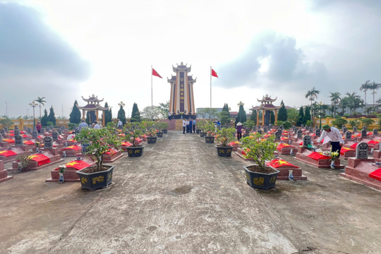 Nghĩa Sơn tổ chức Lễ viếng nghĩa trang liệt sĩ nhân kỷ niệm 78 năm Ngày Thương binh – Liệt sĩ (27/7/1947 – 27/7/2025)  