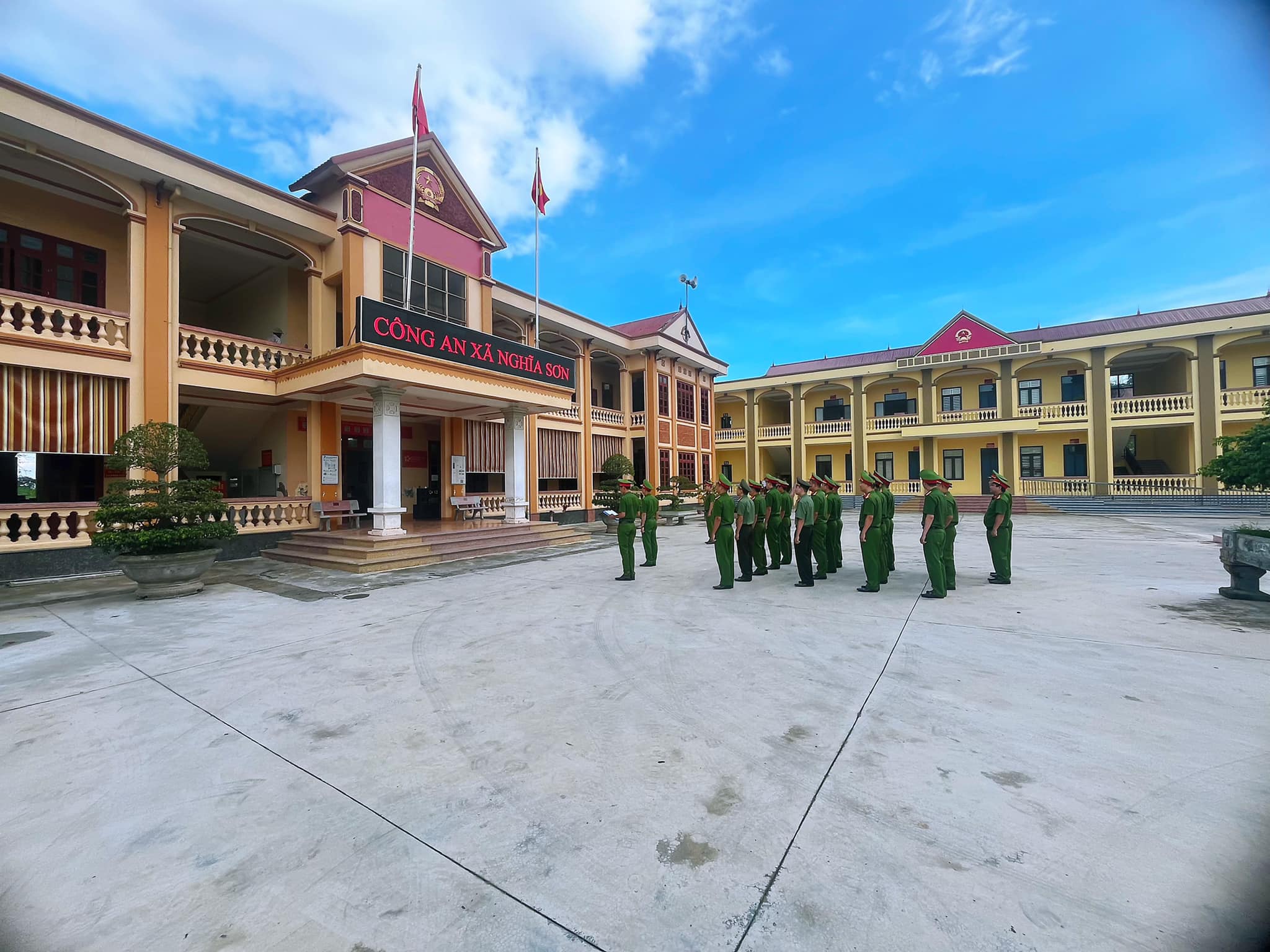 Công an xã Nghĩa Sơn tổ chức Lễ chào cờ Tổ quốc 