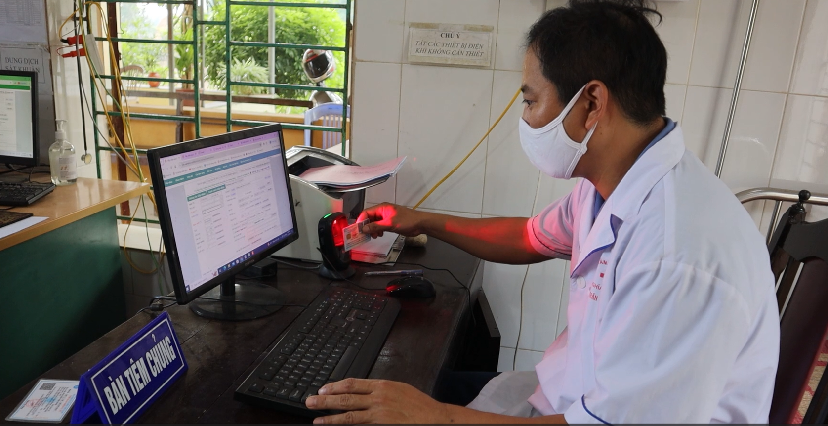 Trạm y tế xã Nghĩa Sơn chuyển đổi số trong công tác khám chữa bệnh
